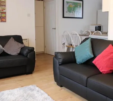 2 Bedroom Chalet All To Yourself, Free Parking, Dogs Welcome Swansea Exterior photo