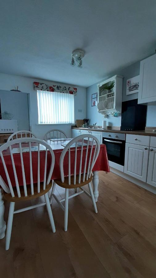 Appartement 2 Bedroom To Yourself, Free Parking, Dogs Welcome *