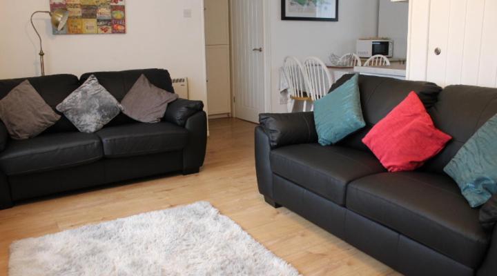 2 Bedroom To Yourself, Free Parking, Dogs Welcome Appartement