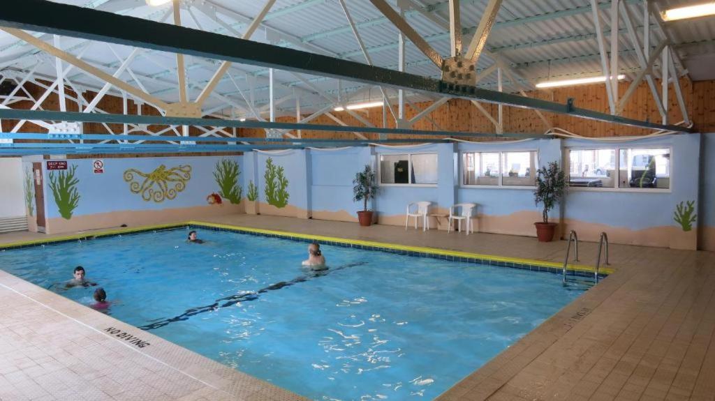 Апартаменты 2 Bedroom To Yourself, Free Parking, Dogs Welcome *